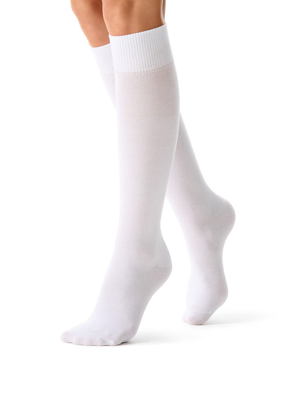 Хлопковые женские гольфы MINIMI CLASSIC 6201: идеальное сочетание комфорта и стиля.