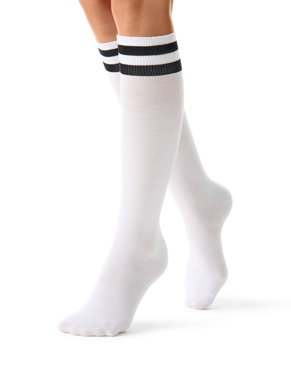 Хлопковые гольфы MINIMI CLASSIC 6202: комфорт и стиль на протяжении всего дня.